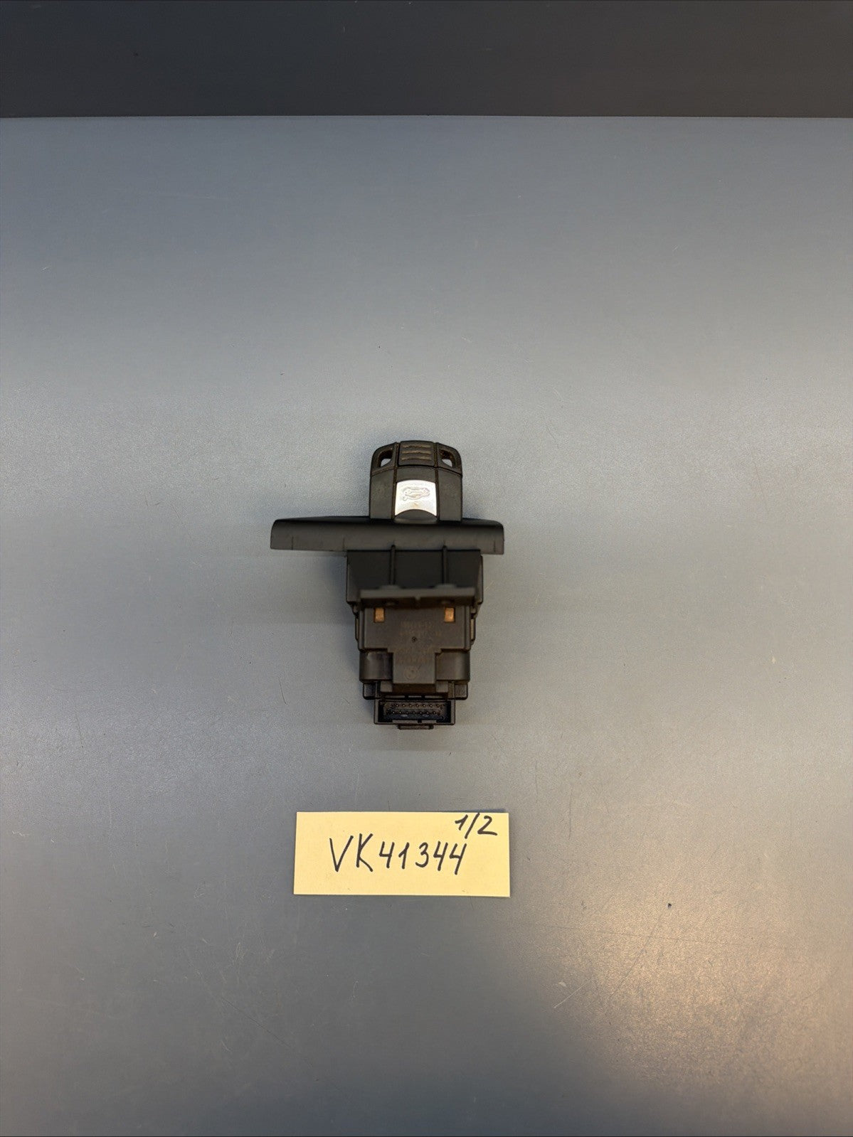08-13 OEM BMW E82 E88 135 Dash Ignition Key Insert Reader Switch w key 6954717