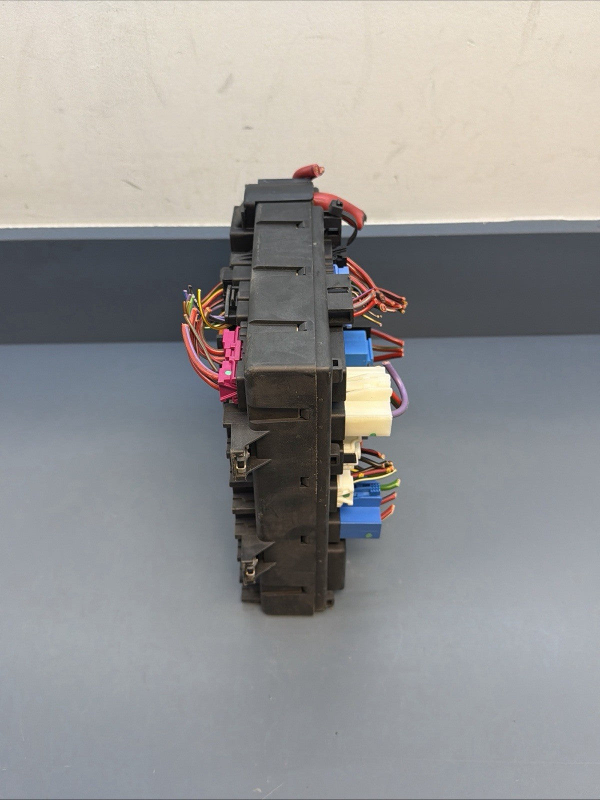 2003-2005 BMW Z4 E85 E86 INTERIOR DASH FUSE POWER RELAY JUNCTION BOX 8378113 OEM