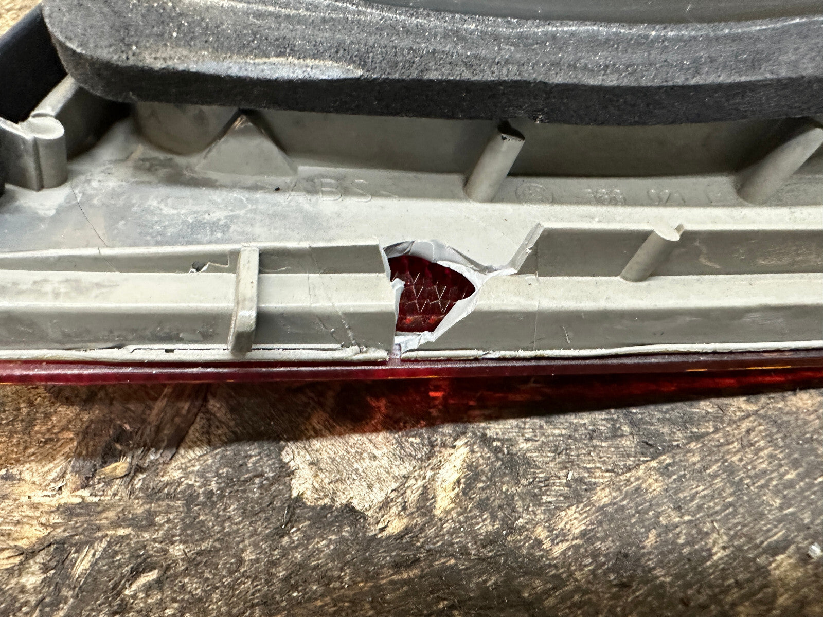 BMW E46 2003-2006 REAR OUTER TAIL LIGHT L+R SET 2PC OEM 6946533+6946534