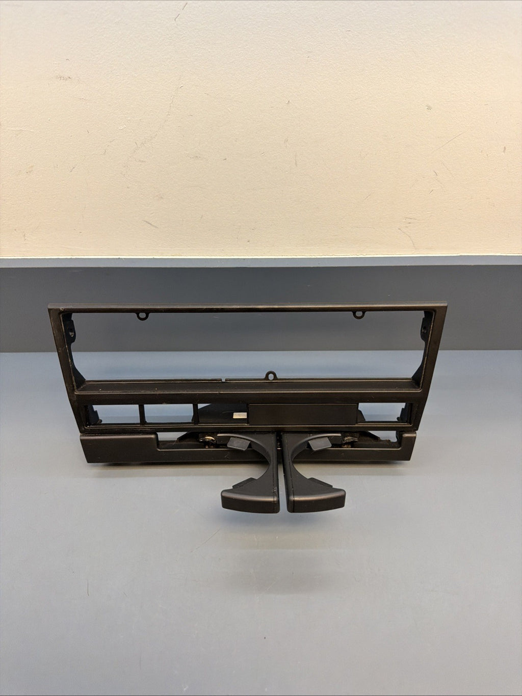 96-03 BMW 5 Series E39 M5 540 Front Cup Can Holder OEM 8190205