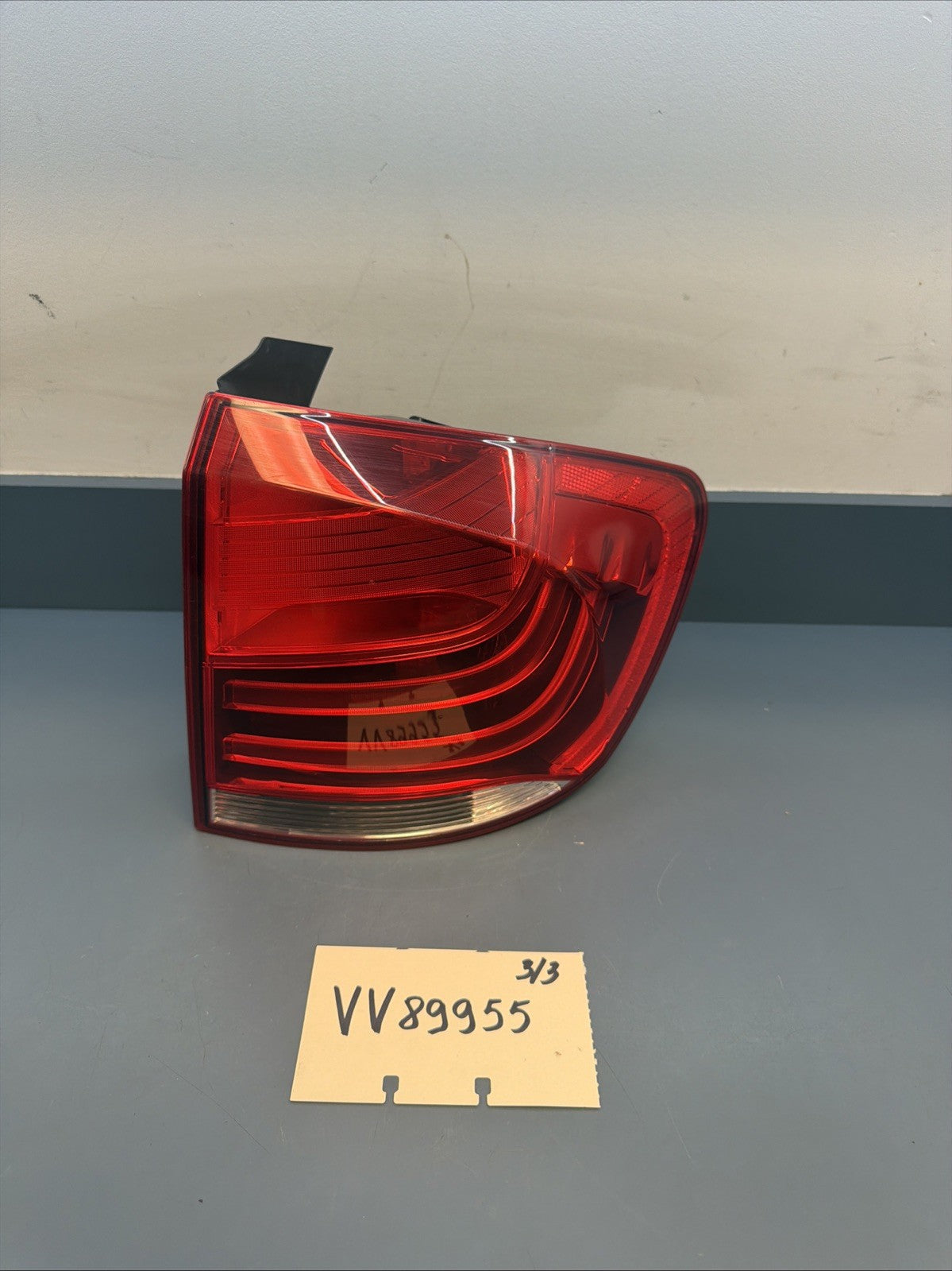 2013 2014 2015 BMW E84 X1 REAR RIGHT OUTER TAIL LIGHT ASSEMBLY OEM 2990112