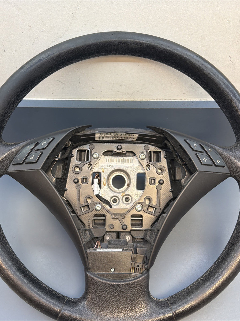 2004-2007 BMW 530I STEERING WHEEL W/ CRUISE CONTROL SWITCH 6938773