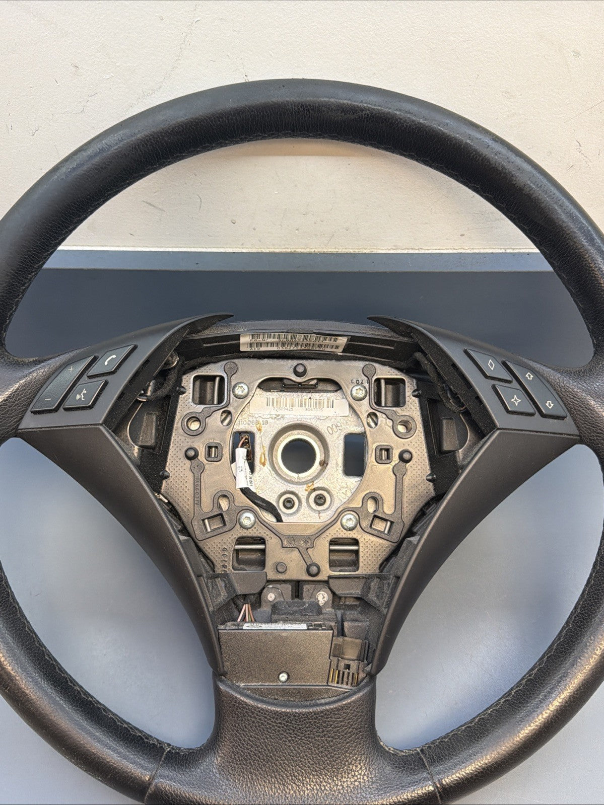 2004-2007 BMW 530I STEERING WHEEL W/ CRUISE CONTROL SWITCH 6938773