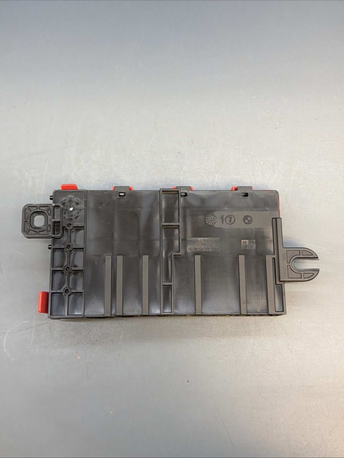 12-18 BMW F30/32/36/22/23 328I BMW BATTERY POWER DISTRIBUTION FUSE BOX 922775205