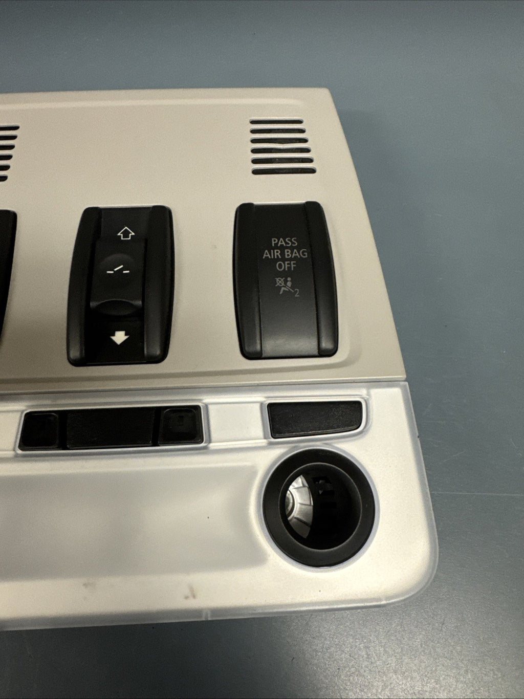 07-13 BMW E92 E90 128i 135i 328i 335i M3 Sunroof Switch Dome Light 9225537