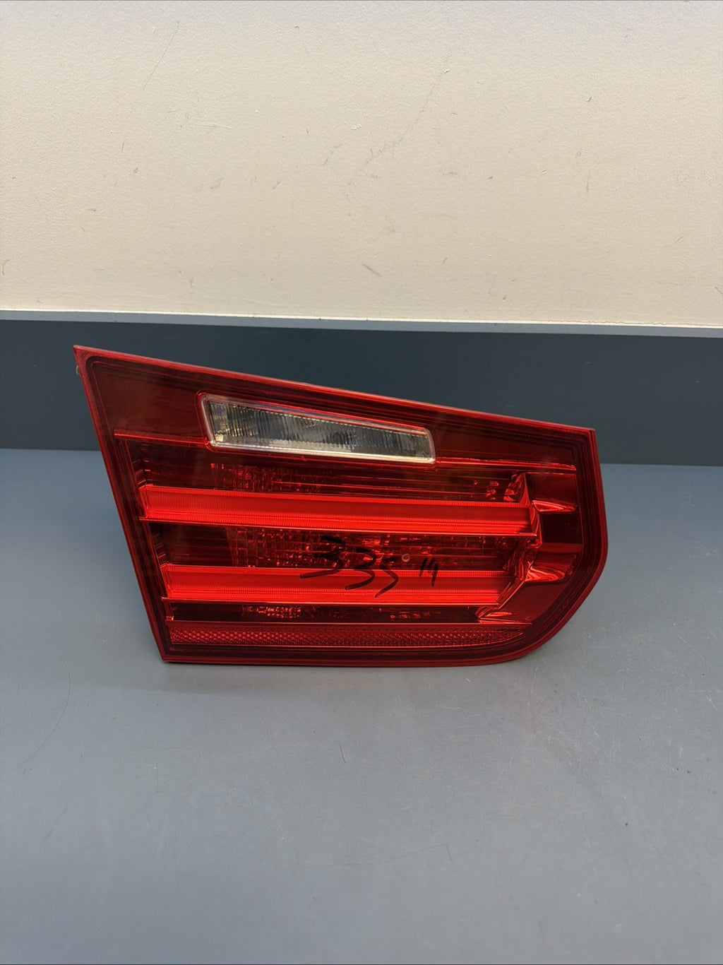 12-15 BMW 328i F30 F31 REAR LEFT DRIVER TRUNK TAILGATE LIGHT OEM 7371111