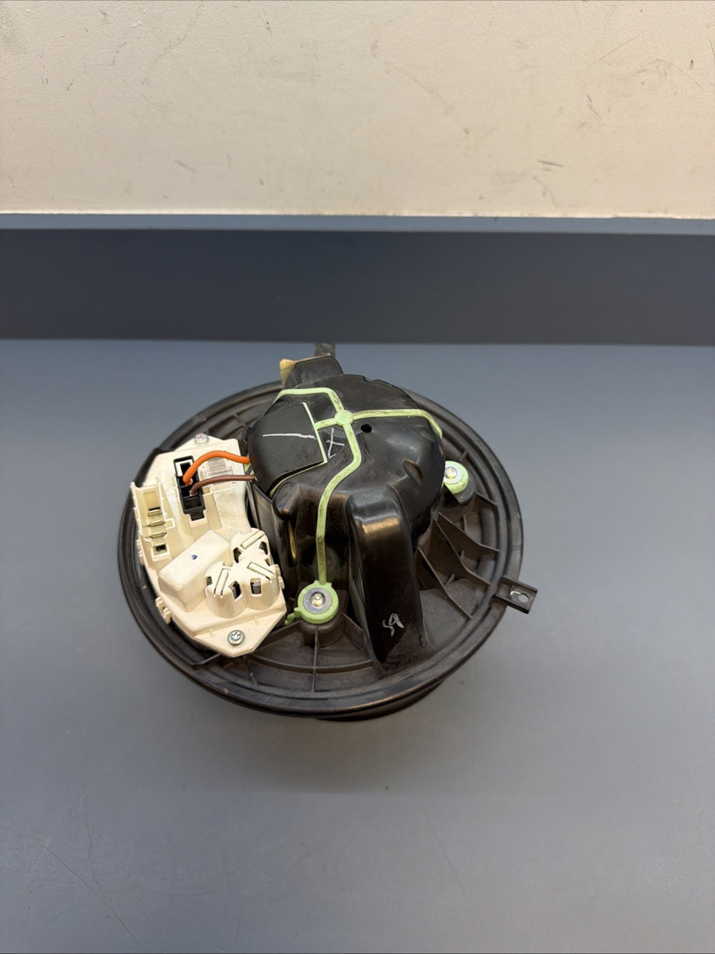 05–18 BMW X3 F25 A/C Air Conditioning HVAC Blower Motor Heater Fan Assembly OEM