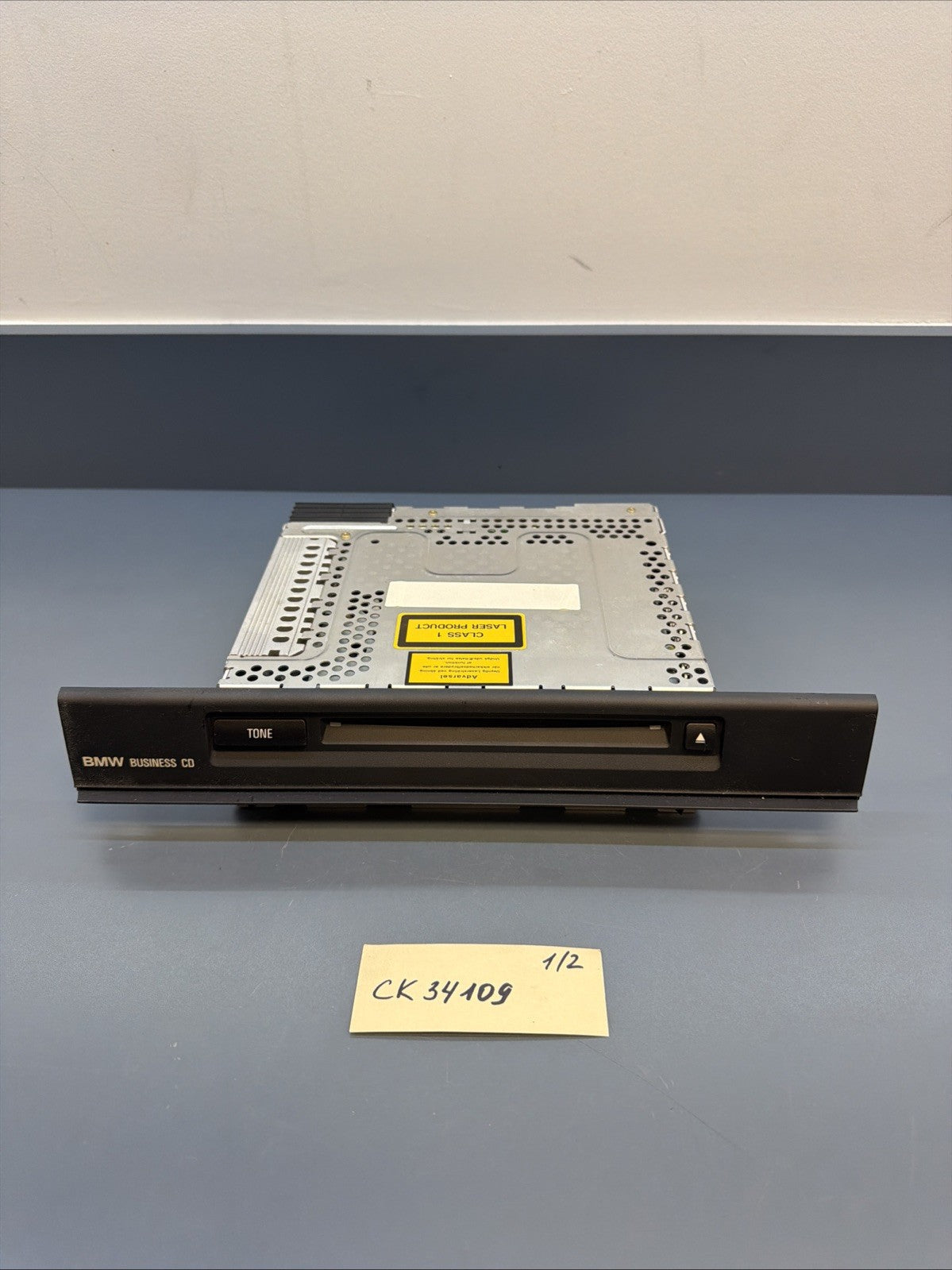 1999-2006 BMW 5 SERIES 525/528/530/540/X5 BUSINESS CD PLAYER IN DASH OEM 6921960