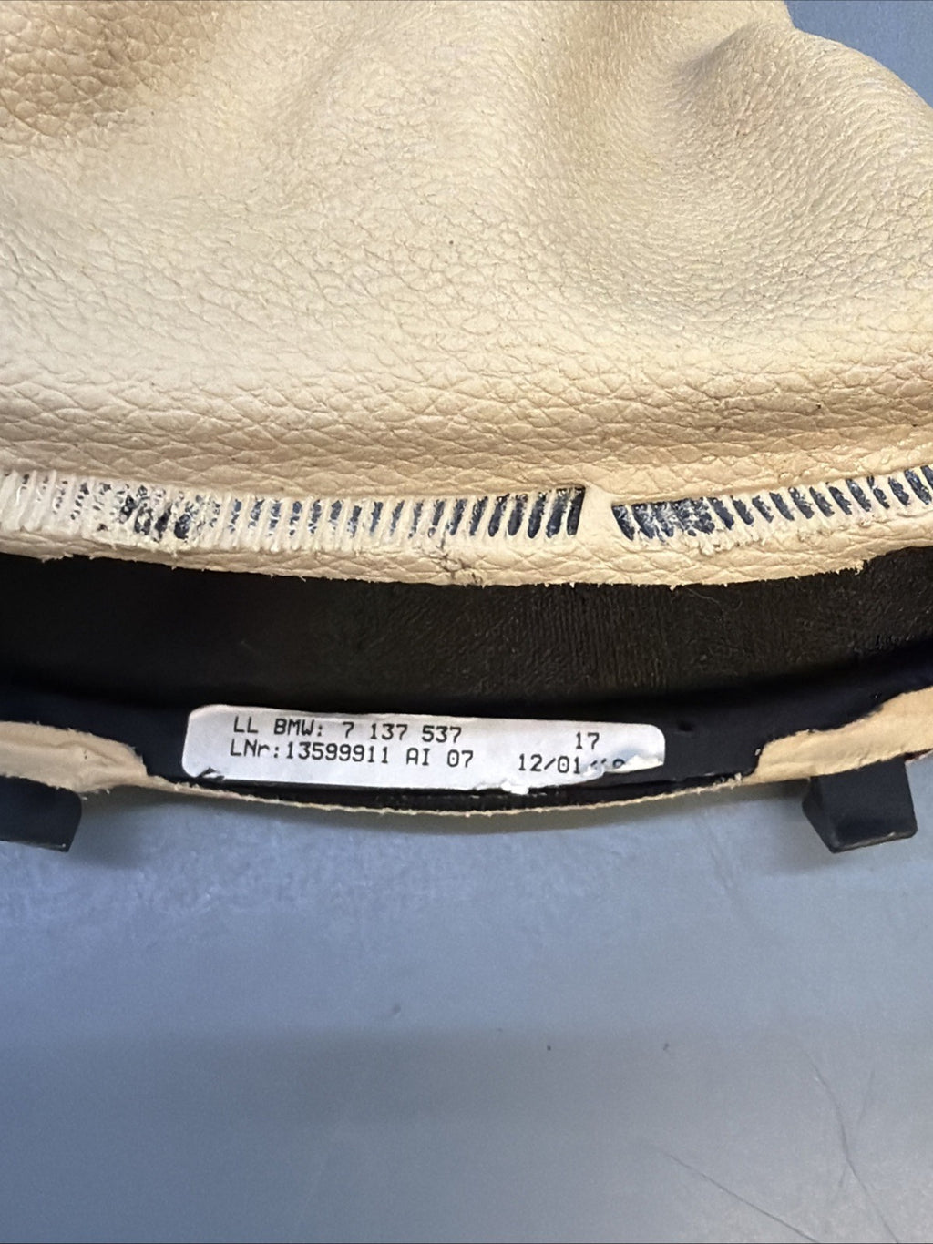 06-13 BMW E90 E91 E92 E93 325i Parking Hand Brake Handle Boot Cover 7137537 OEM