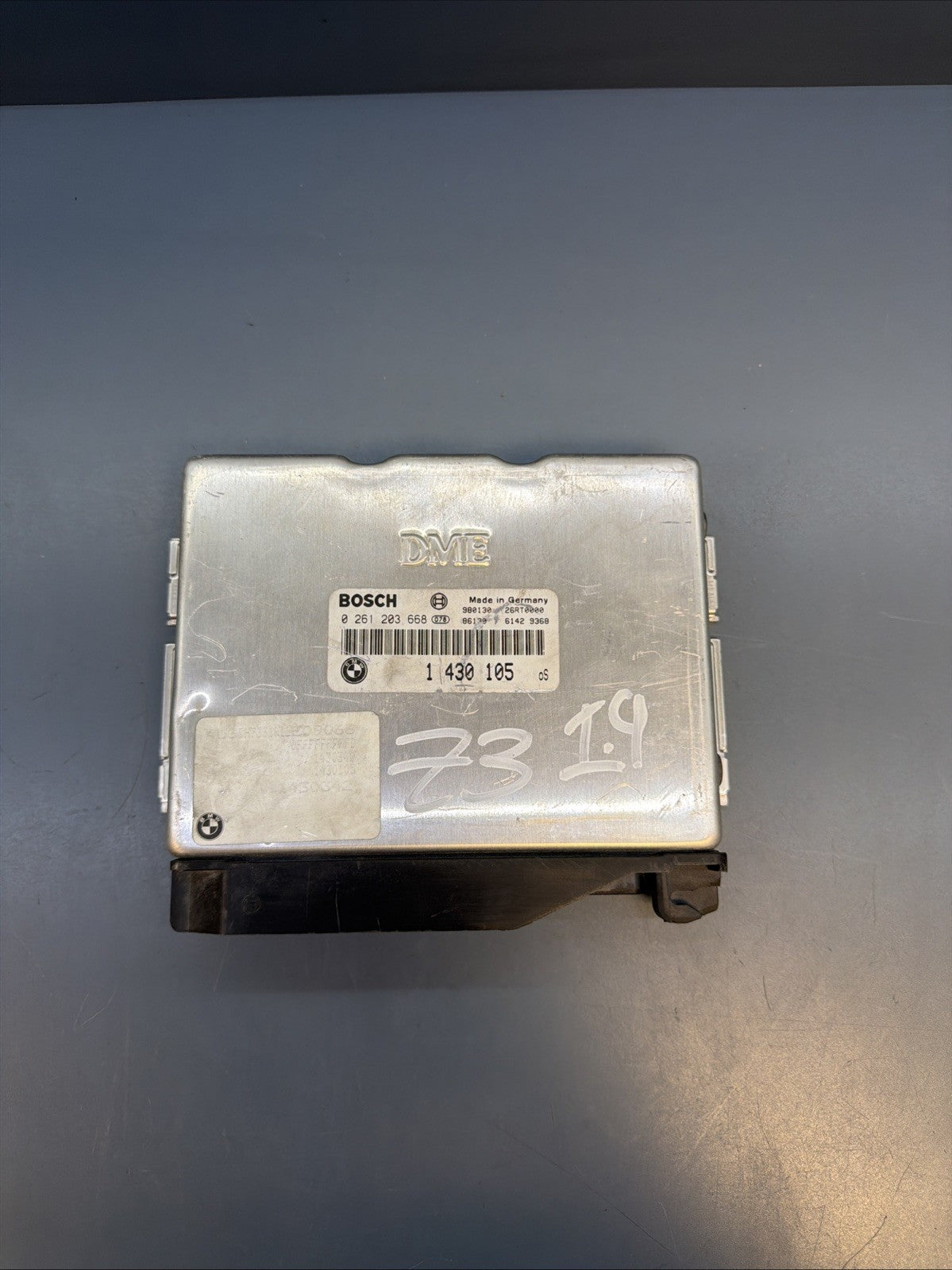 1996-1999 BMW E36 1.9L ENGINE ECU COMPUTER DME CONTROL MODULE 1430105