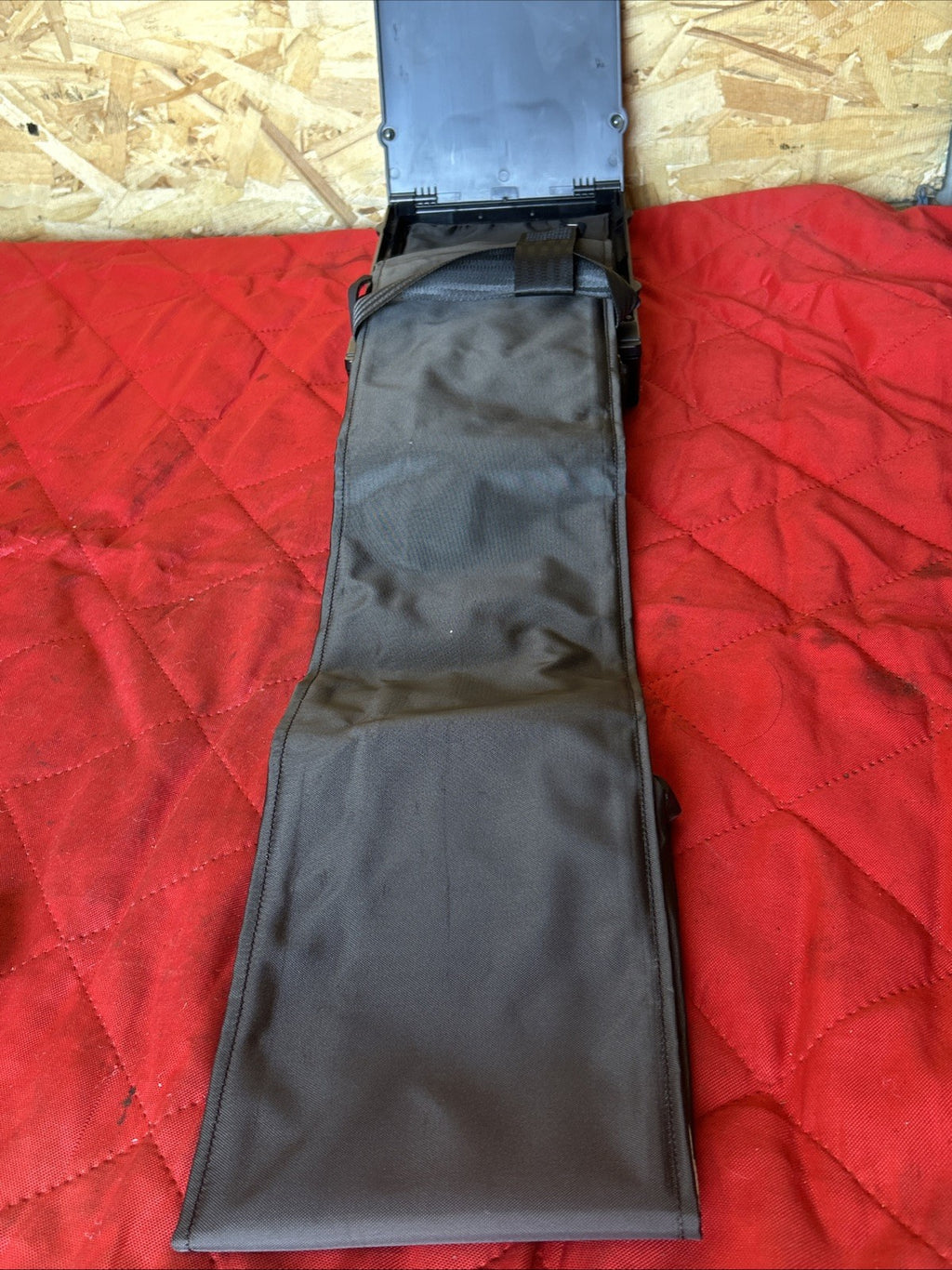 2004 - 2010 BMW X3 E83 Rear Seat Ski Bag Storage Cover Carrier Box 60970006 OEM