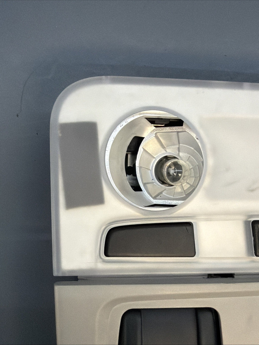 BMW 06-12 E90 E9X FRONT UPPER SUNROOF INTERIOR LIGHT CONTROLS GRAY OEM 9137523