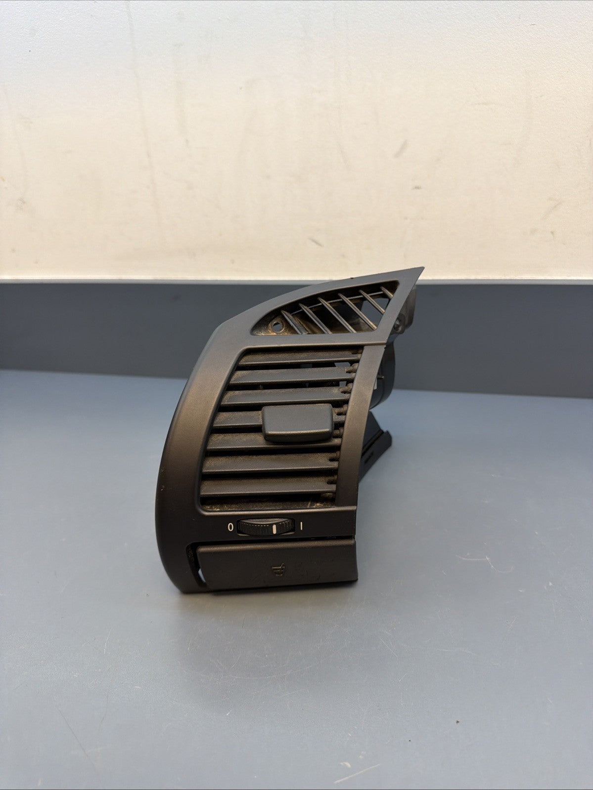 03-08 BMW E86 E85 Z4 DASH LEFT AC HEATER AIR VENT BLACK 7025631 OEM