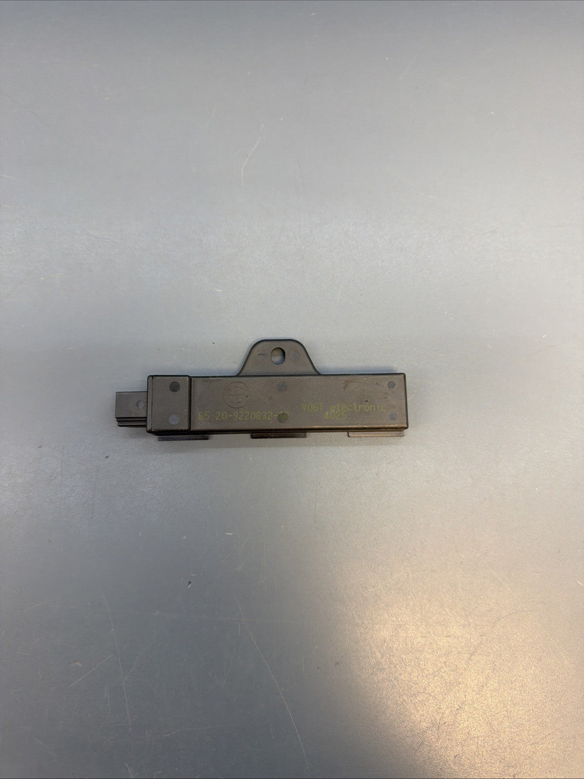 2011-2016 BMW 535I F10 KEYLESS ENTRY ANTENNA CONVENIENCE ACCESS MODULE 9220832