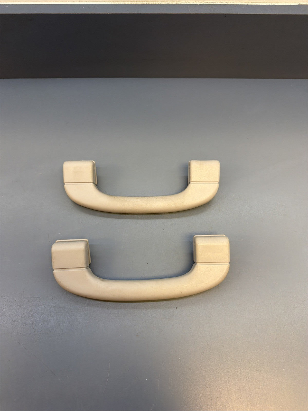 07-13 BMW 328 E92 Front Upper Interior Roof Grab Handle Gray Set of 2 7033659