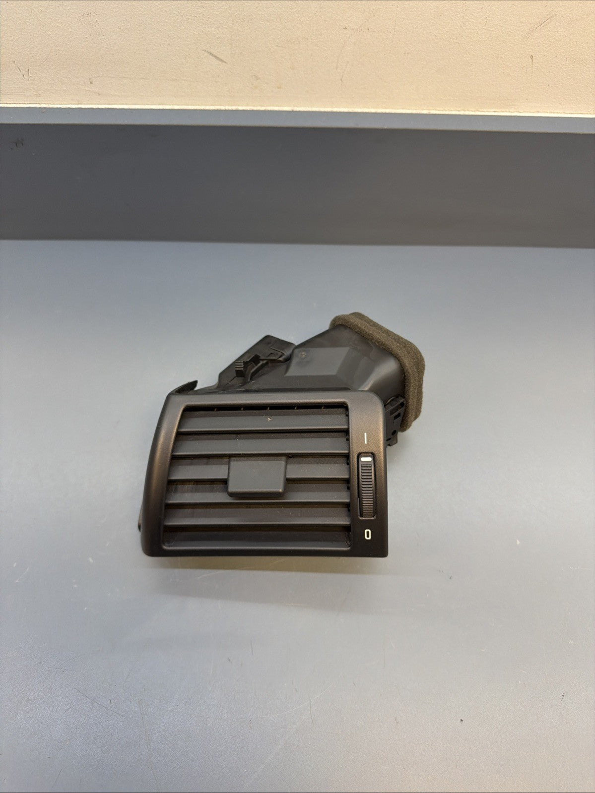 00-06 BMW E46 3 Series Left Air Vent Port A/C Genuine OEM 8361897