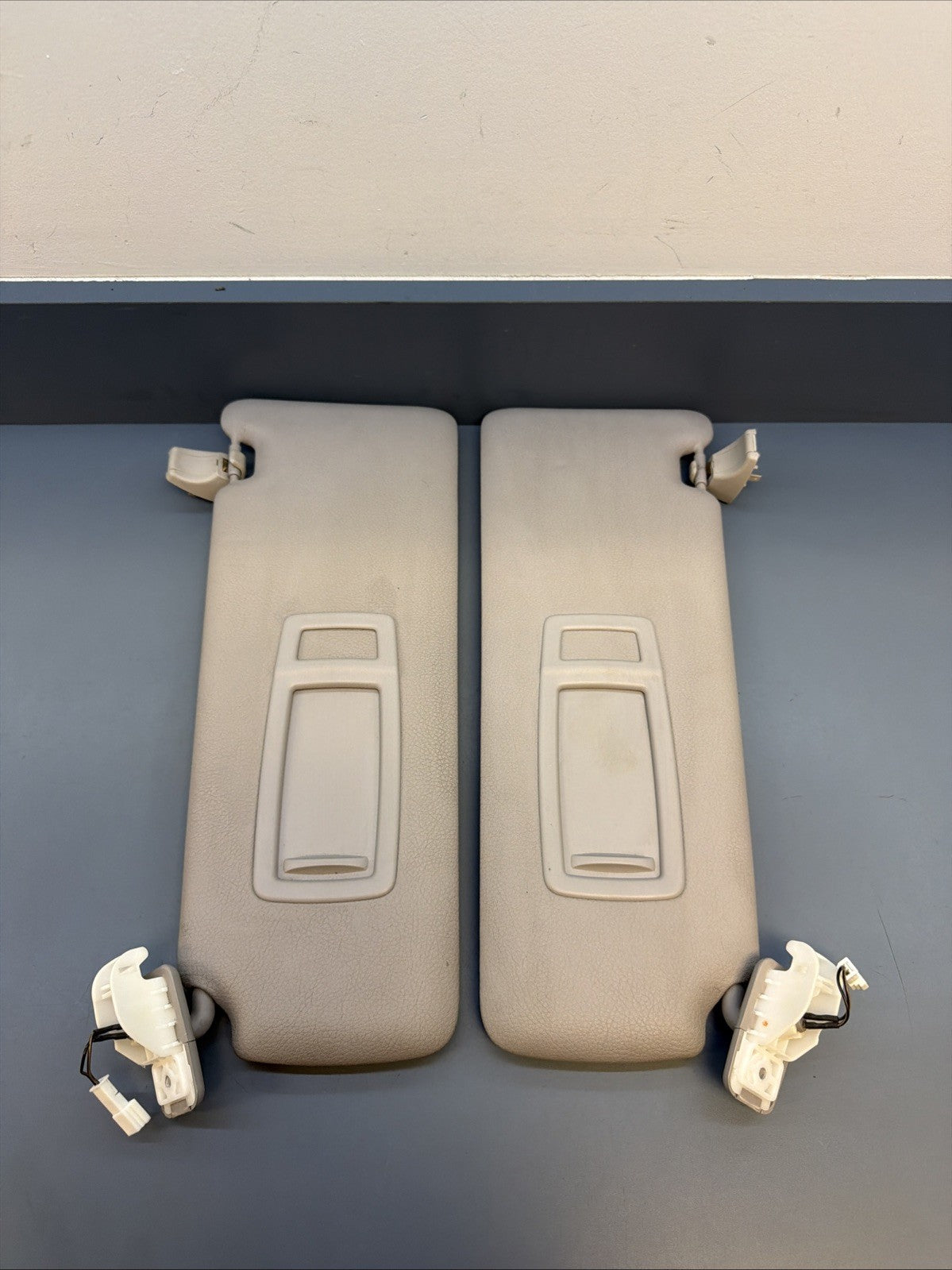 12-18 BMW 320i 328i 335i F30 Front Left & Right Sun Visor w/ Mirror Set Gray OEM