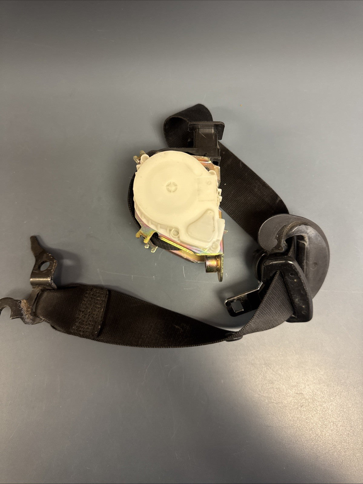 2006-2011 BMW 328i 335i E90 Left Front Seat Belt 72119117219 OEM Used