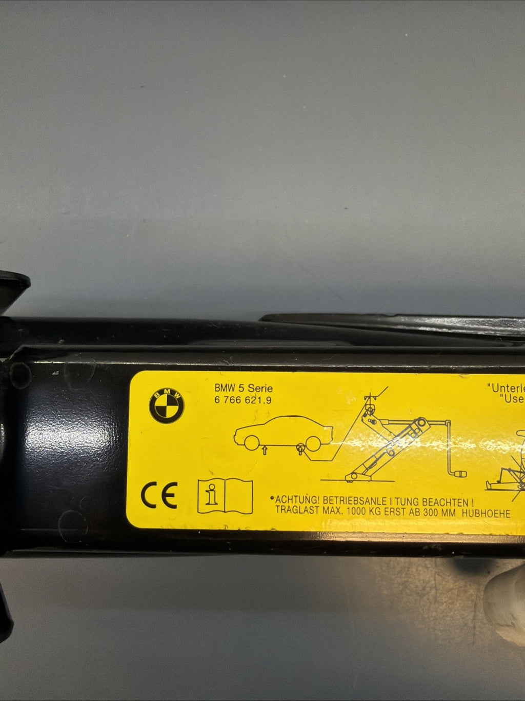 04-10 BMW E60 BMW 550I 525i 530 I 650i SPARE TIRE JACK CAR LIFT OEM 6766621