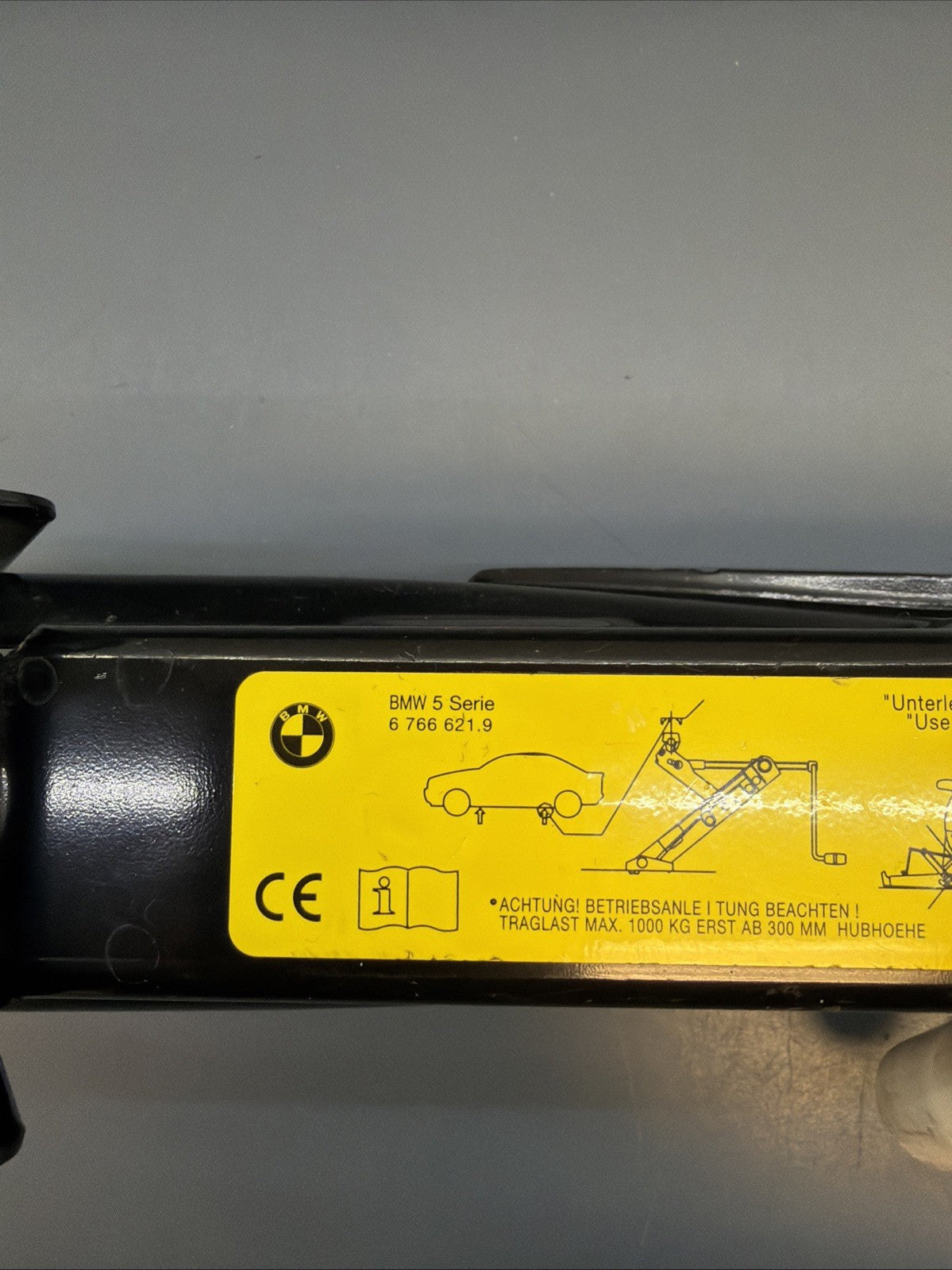 04-10 BMW E60 BMW 550I 525i 530 I 650i SPARE TIRE JACK CAR LIFT OEM 6766621