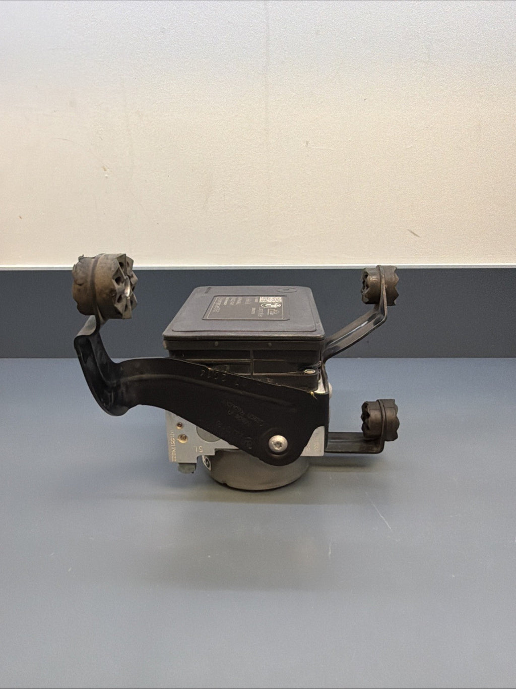 2013–2016 BMW 328i XDrive F30 ABS Anti Lock Brake Pump and Module OEM 6868638