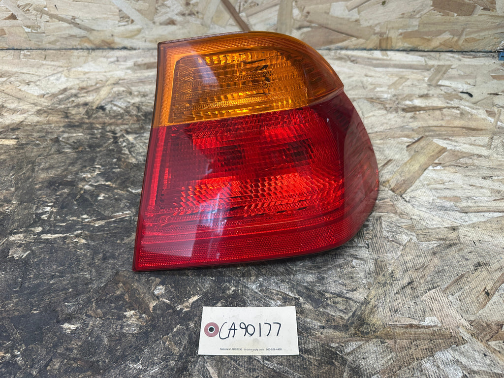 BMW 97-05 E46 3 SERIES LEFT+RIGHT OUTER TAIL LIGHT SET 2PC OEM 8364921+8364922
