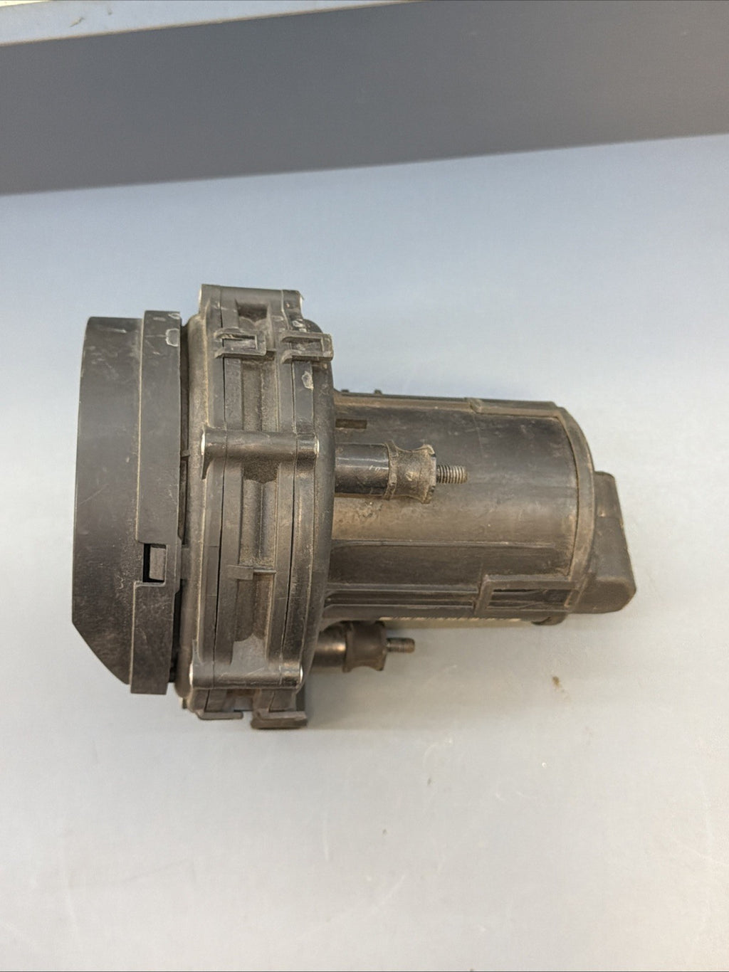 BMW 1999-2006 E46 EMISSION AIR INJECTION SMOG PUMP 1435364