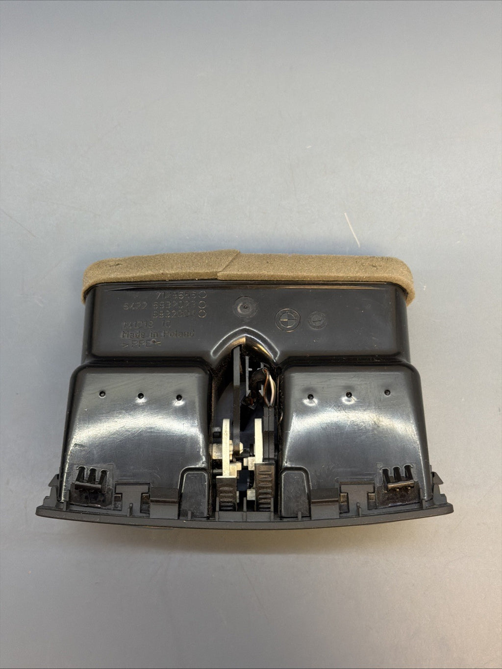 BMW 3 Series E90 E91 LCI 6932023 Rear Center Air Intake Rear Center Vent Grill