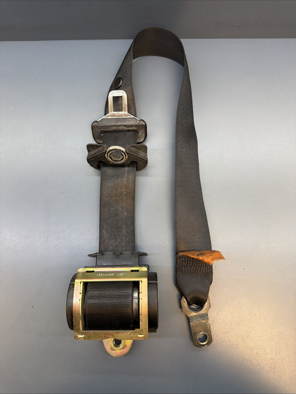2001-2005 BMW 320i E46 Front Right Side Seat Belt Retractor 7008684 Black OEM