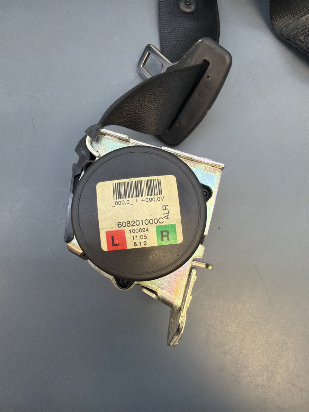 07-13 BMW E92 3-SERIES COUPE GENUINE REAR LEFT OR RIGHT SEAT BELT 608201000C