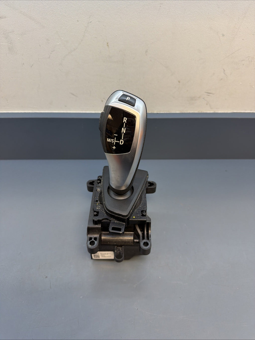 12-18 BMW F30 320i 328i SHIFTER FLOOR SHIFT TRANSMISSION GEAR SELECTOR 9296896