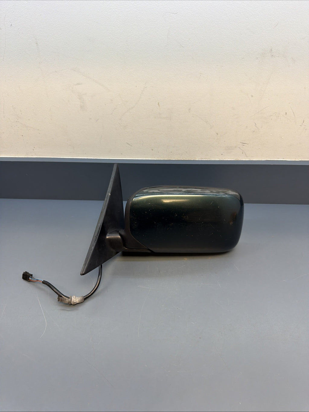 BMW 1995 E34 530i   Left Driver side  Door Mirror 0117351  GREEN