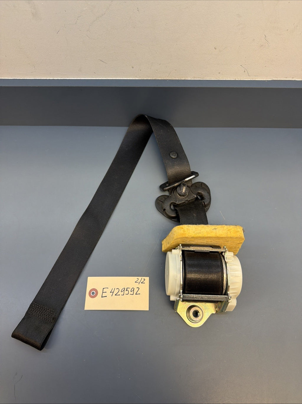 08-13 BMW E90 E92 E93 M3 OEM Coupe Front Left Seat Belt Retractor Black 34023561