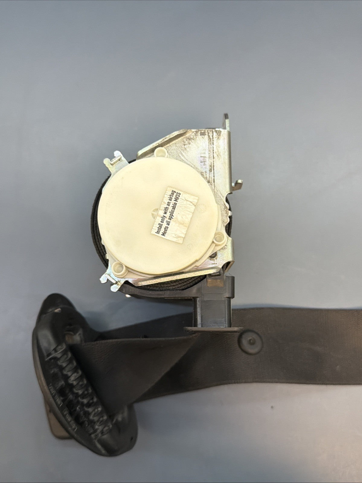 08-13 BMW E90 E92 E93 M3 OEM Coupe Front Left Seat Belt Retractor Black 34023561