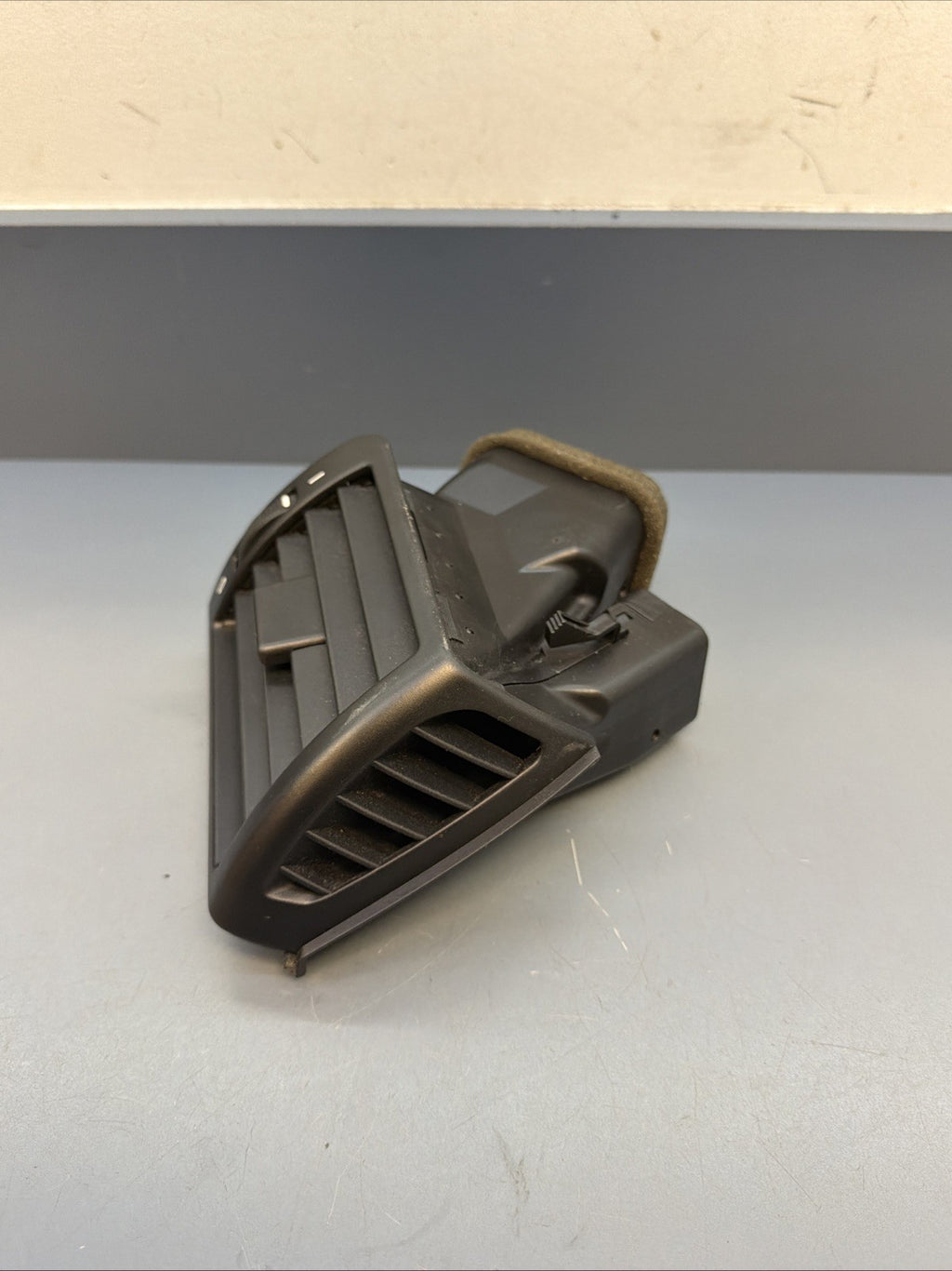 01-06 BMW E46 325 328 330 M3 RIGHT PASSENGER DASH AC AIR VENT GRILL OEM 8361898