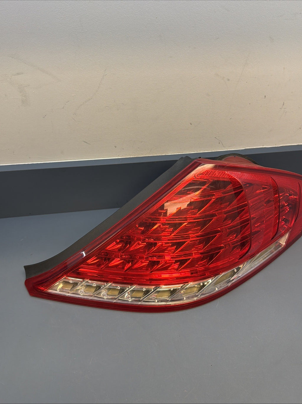 06-10 BMW E63 E64 650i M6 Rear Right Tail Light Lamp Assembly OEM 7177070