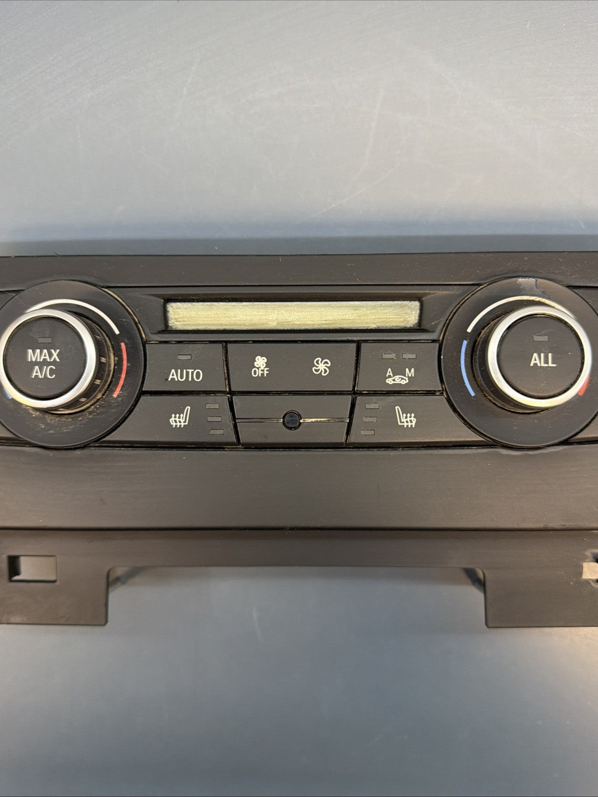 12 13 14 15 BMW X1 3 1 SERIES CLIMATE CONTROL HEATED SEATS OEM 9287624