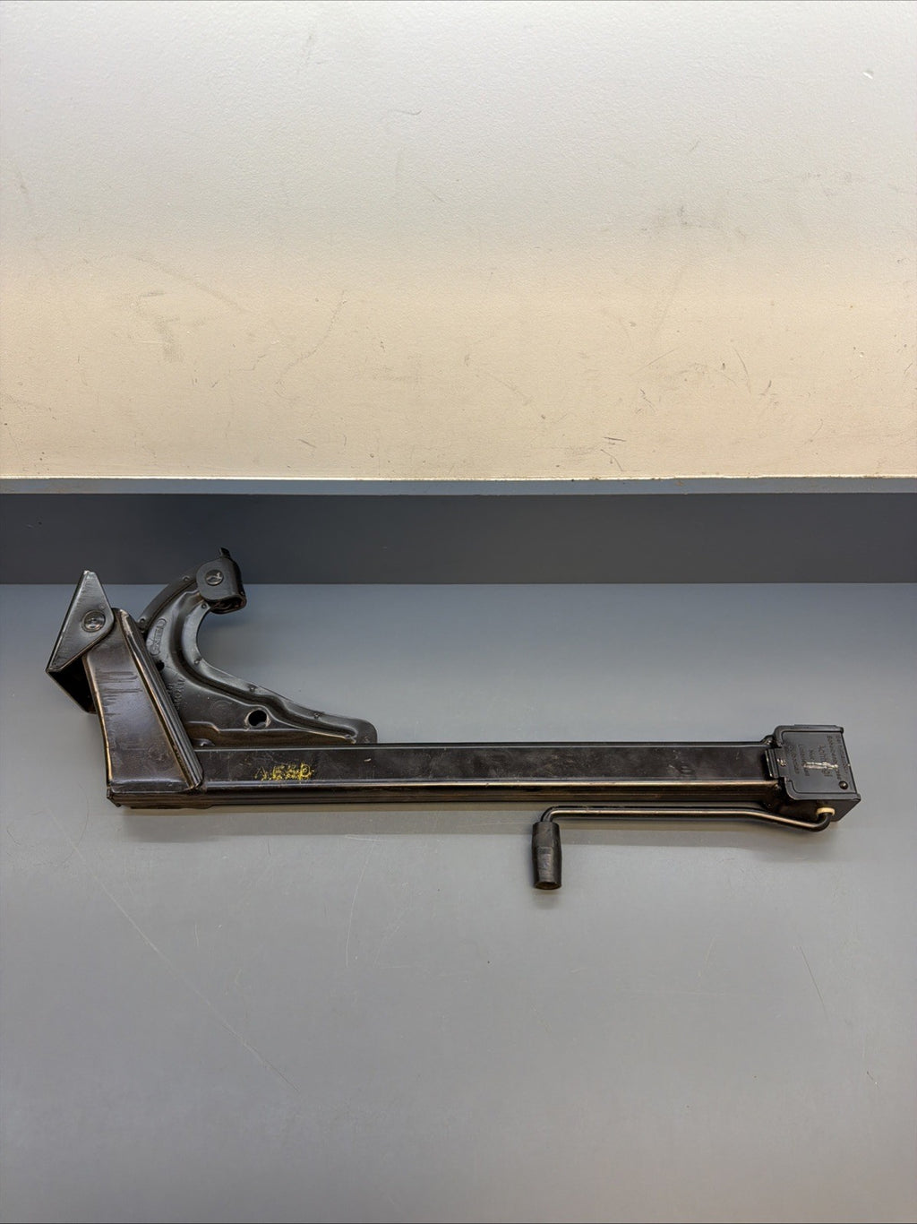 90-95 Bmw E34 5 Series Spare Tire Emergency Wheel Lifting Jack Oem 1092414