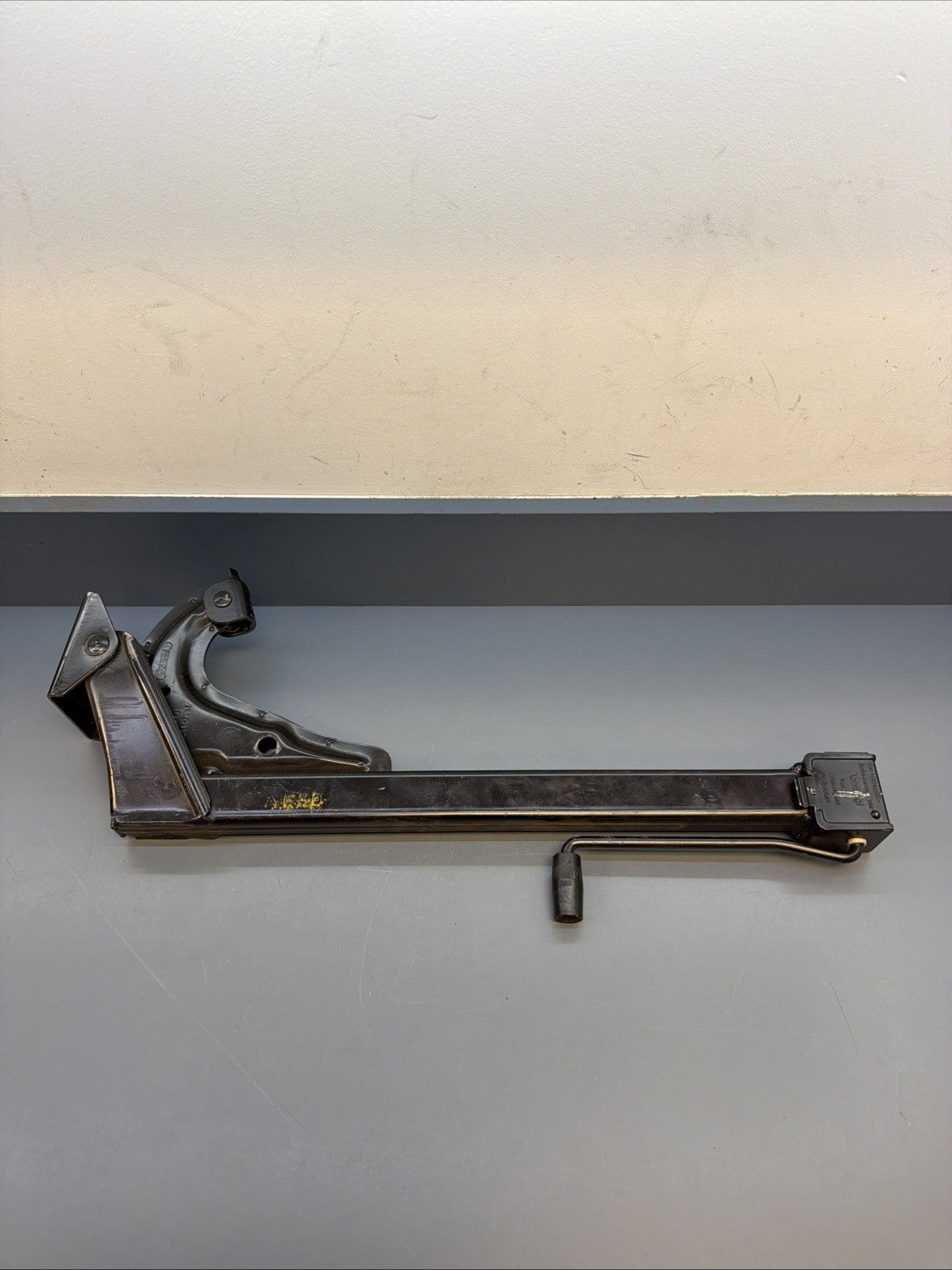 90-95 Bmw E34 5 Series Spare Tire Emergency Wheel Lifting Jack Oem 1092414