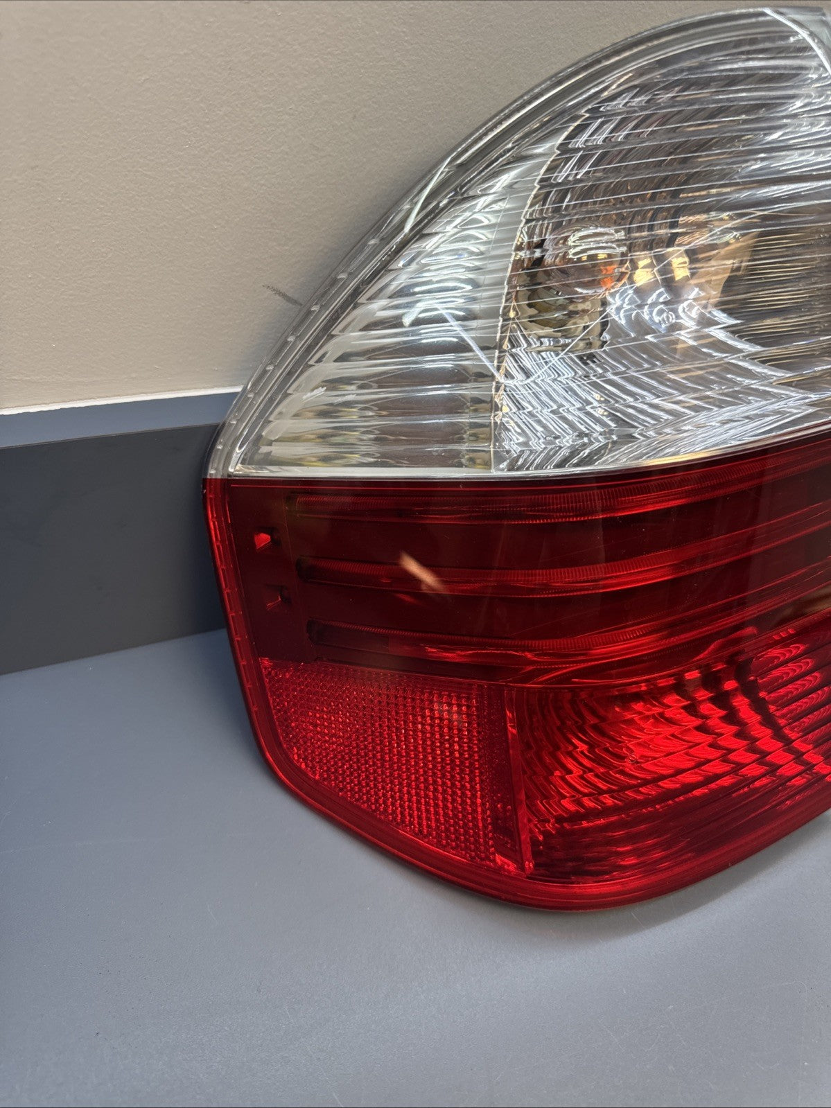 2004 - 2010 BMW X3 E83 Rear Left Driver Side Outer Tail Light 7162211 OEM