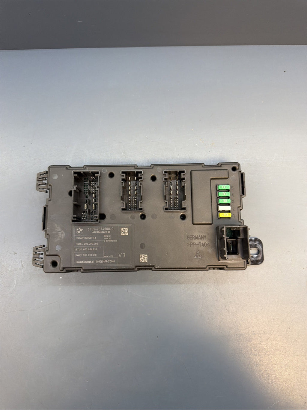 2012-2018 BMW F30 F31 F32 Rear Body Control Module Fuse Box REM 9374508 OEM