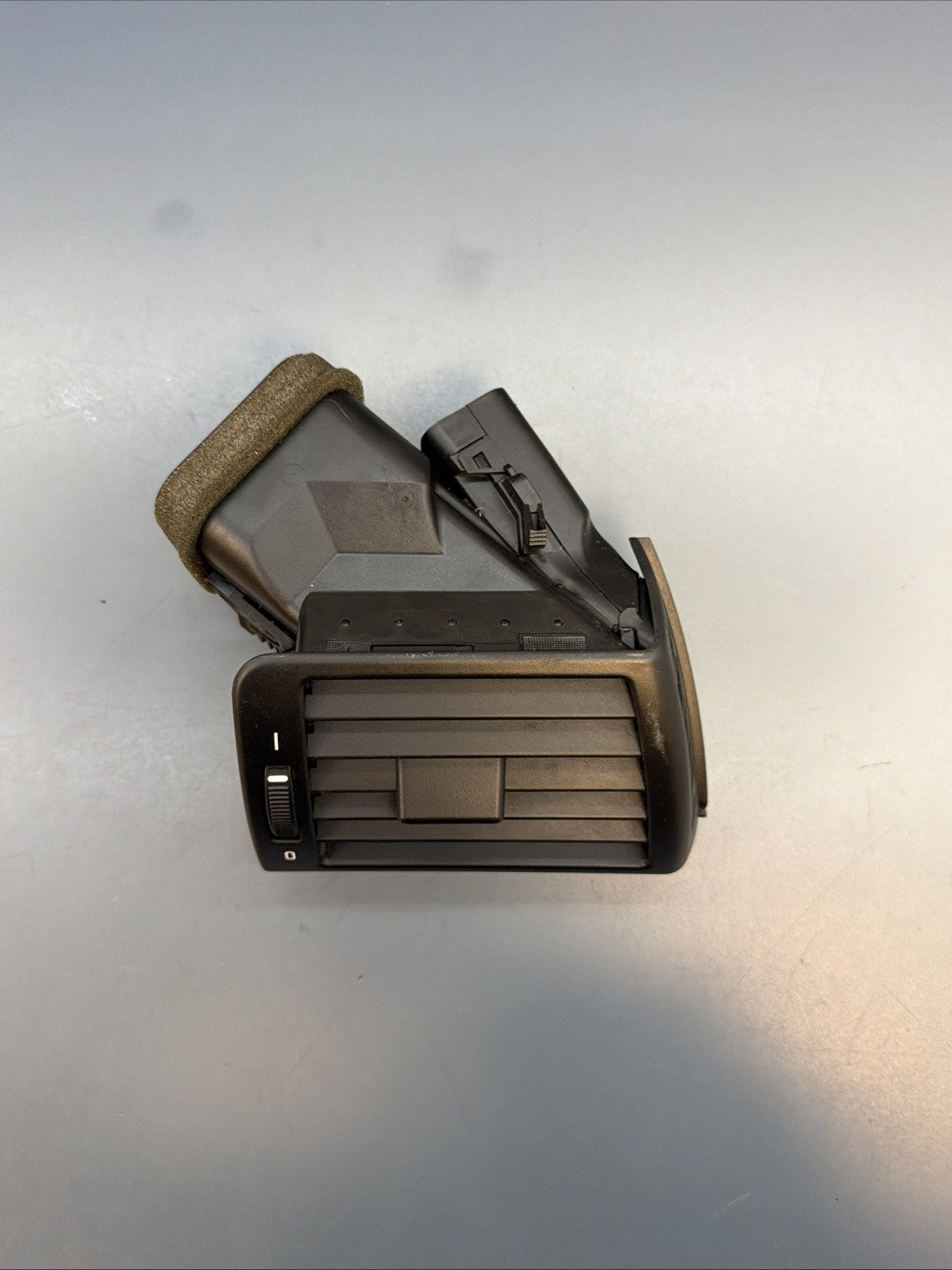 01-06 BMW E46 325 328 330 M3 RIGHT PASSENGER DASH AC AIR VENT GRILL OEM 8361898