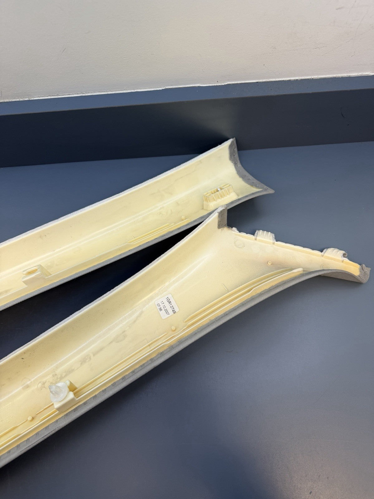 BMW E90 335xi Series 4dr Front Left & Right A Pillar Cloth Trim 7058332 7058331