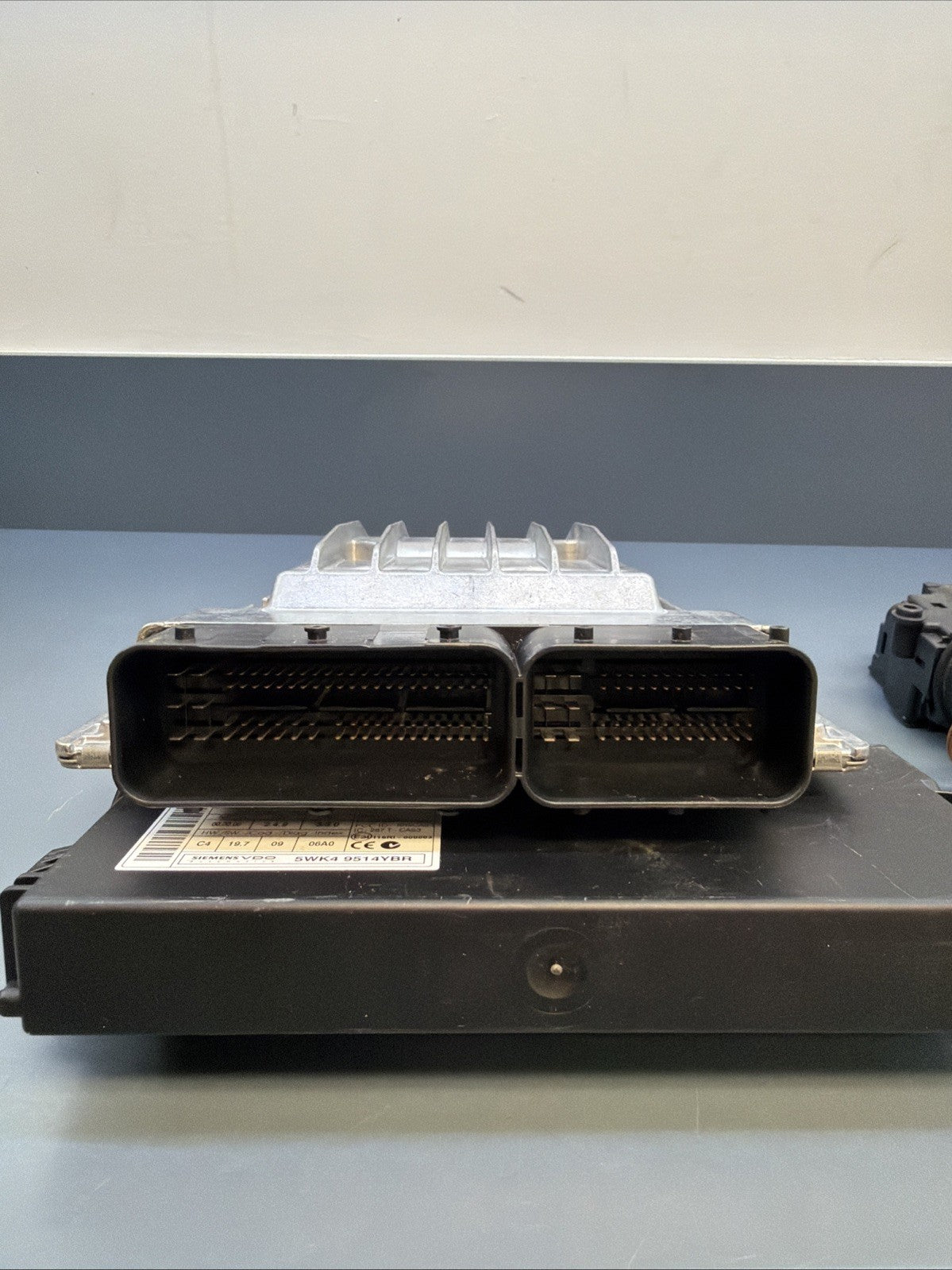 MSD81 07-10 BMW E90 E92 E93 N54 E60 535i 135i ENGINE ECU DME CAS KEY + READER