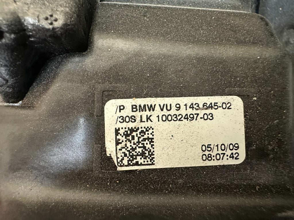 BMW 2006-2012 E90 BOTTOM STEERING COLUMN TRIM COVER HEATED OEM 9143645