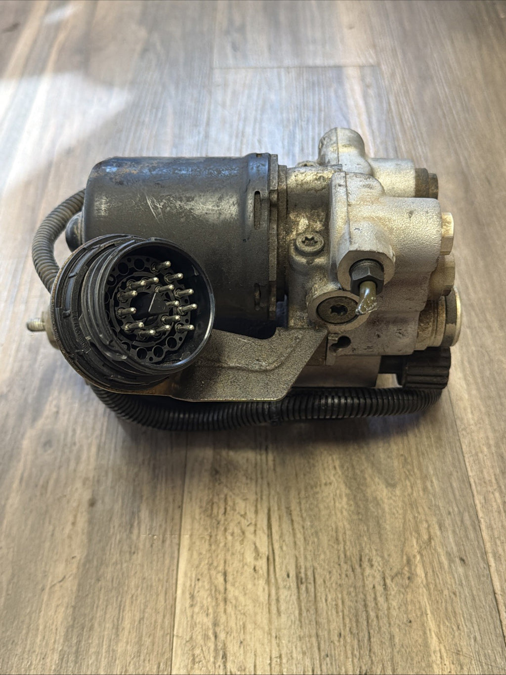 1998 BMW 328i Pump Anti-Lock Brake Assembly Module TRAC CTRLl 34511184095 OEM