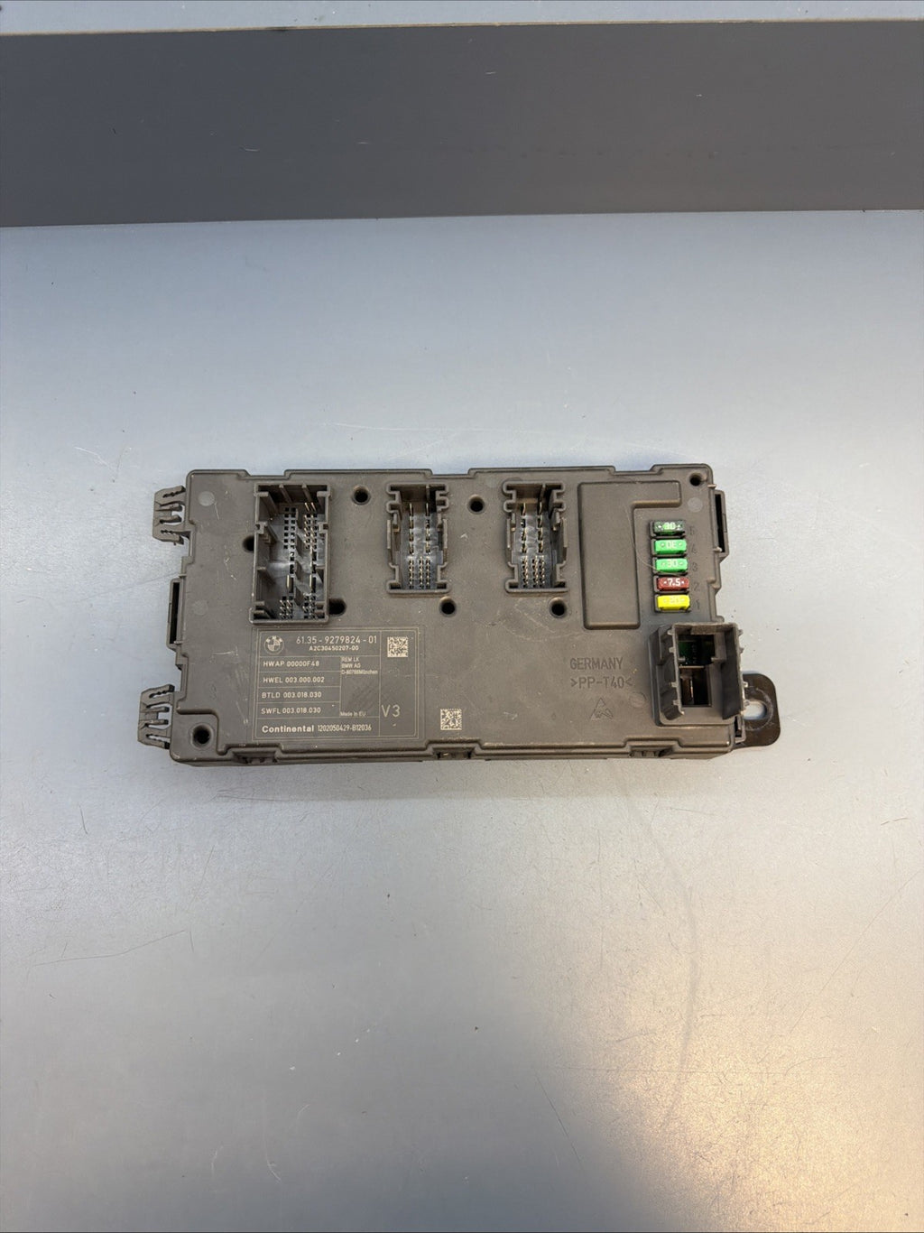 2012-2018 BMW F22 F30 F32 REAR BODY CONTROL UNIT FUSE BOX MODULE BCM BOX 9279824