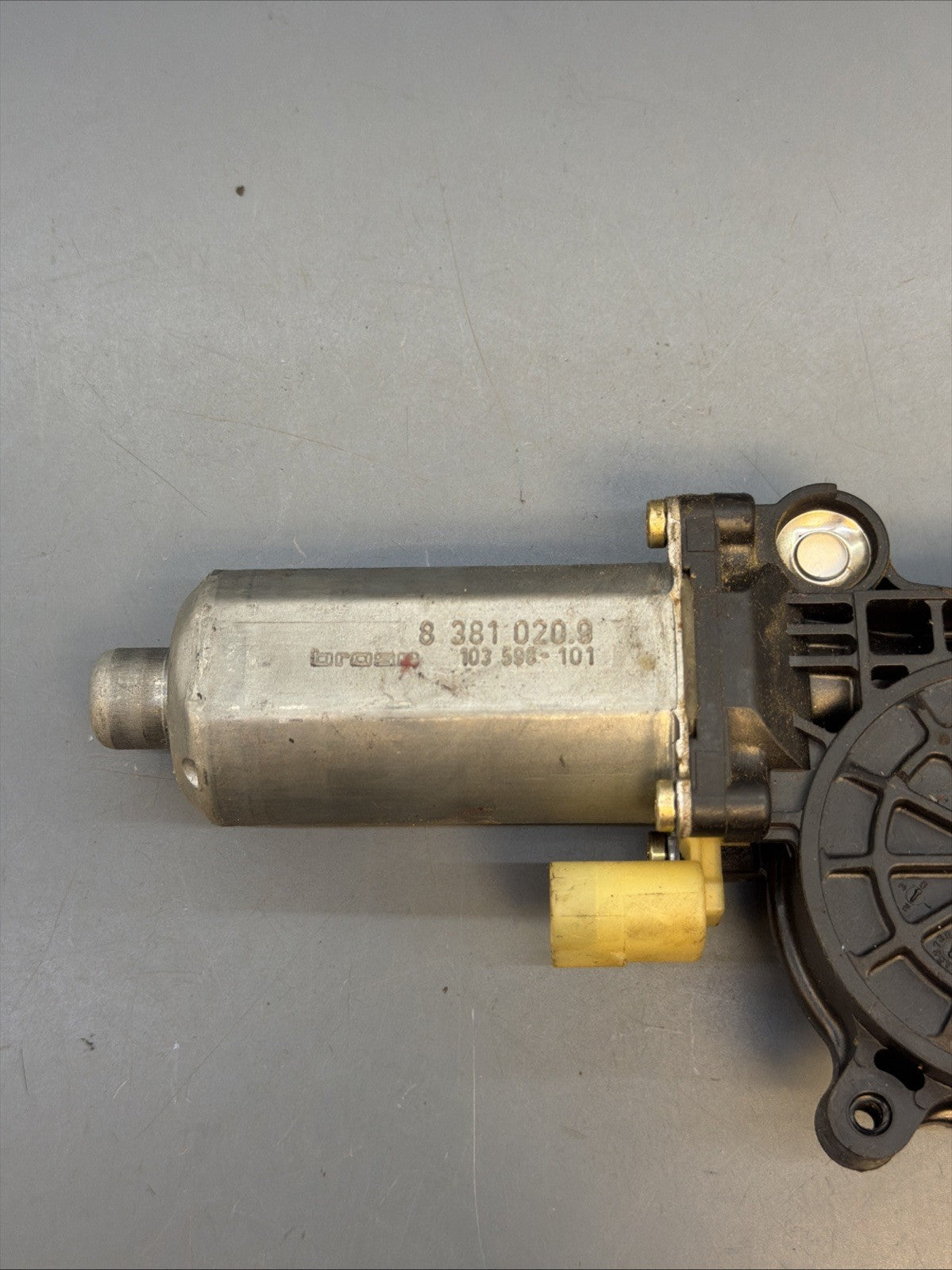 2000-2006 E53 BMW X5 FRONT PASSENGER RIGHT WINDOW REGULATOR MOTOR OEM 8381020