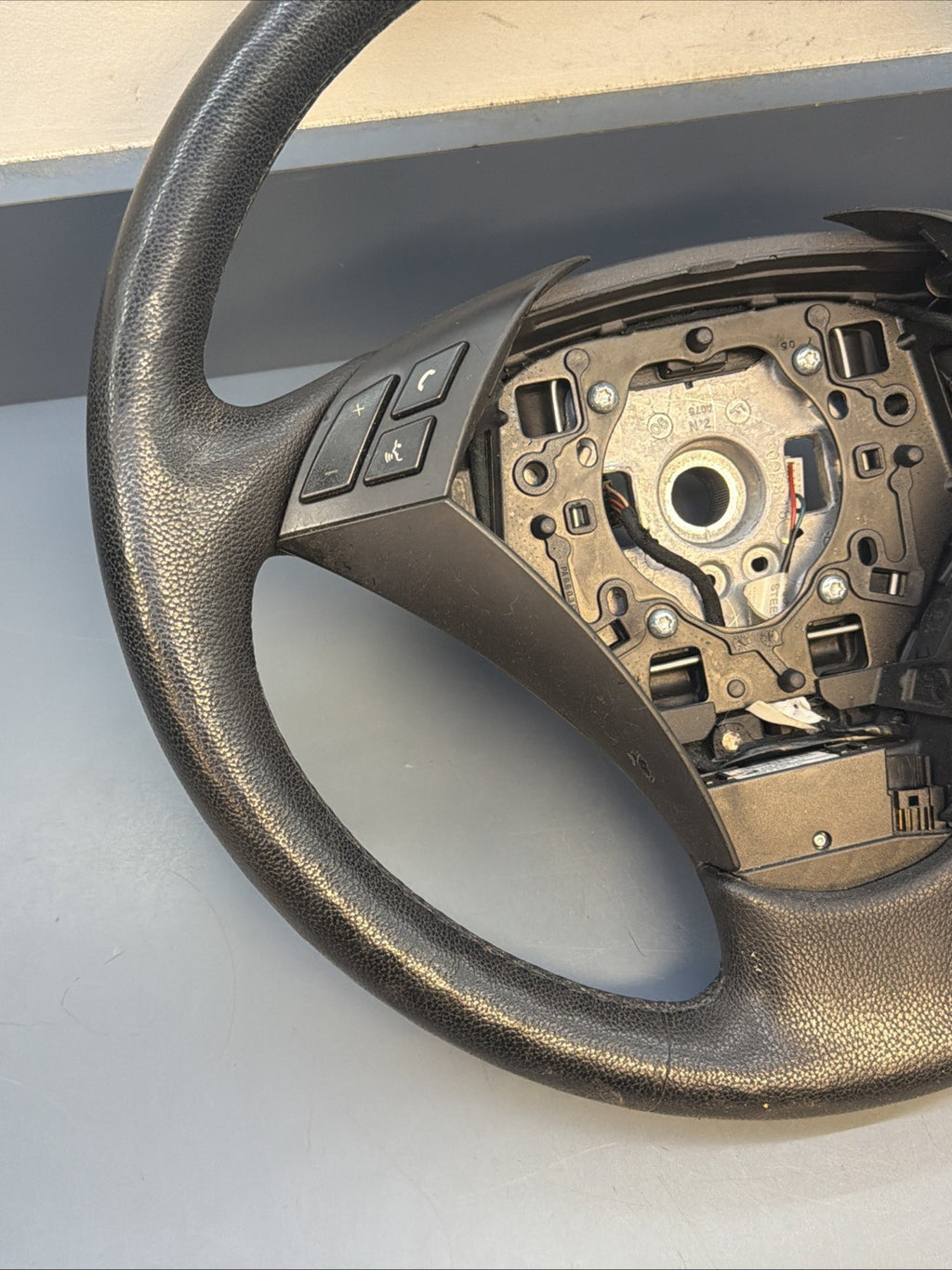 BMW OEM E60 525I STEERING WHEEL LEATHER BLACK 6953322