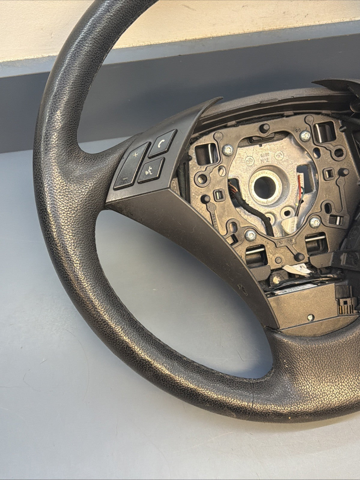 BMW OEM E60 525I STEERING WHEEL LEATHER BLACK 6953322